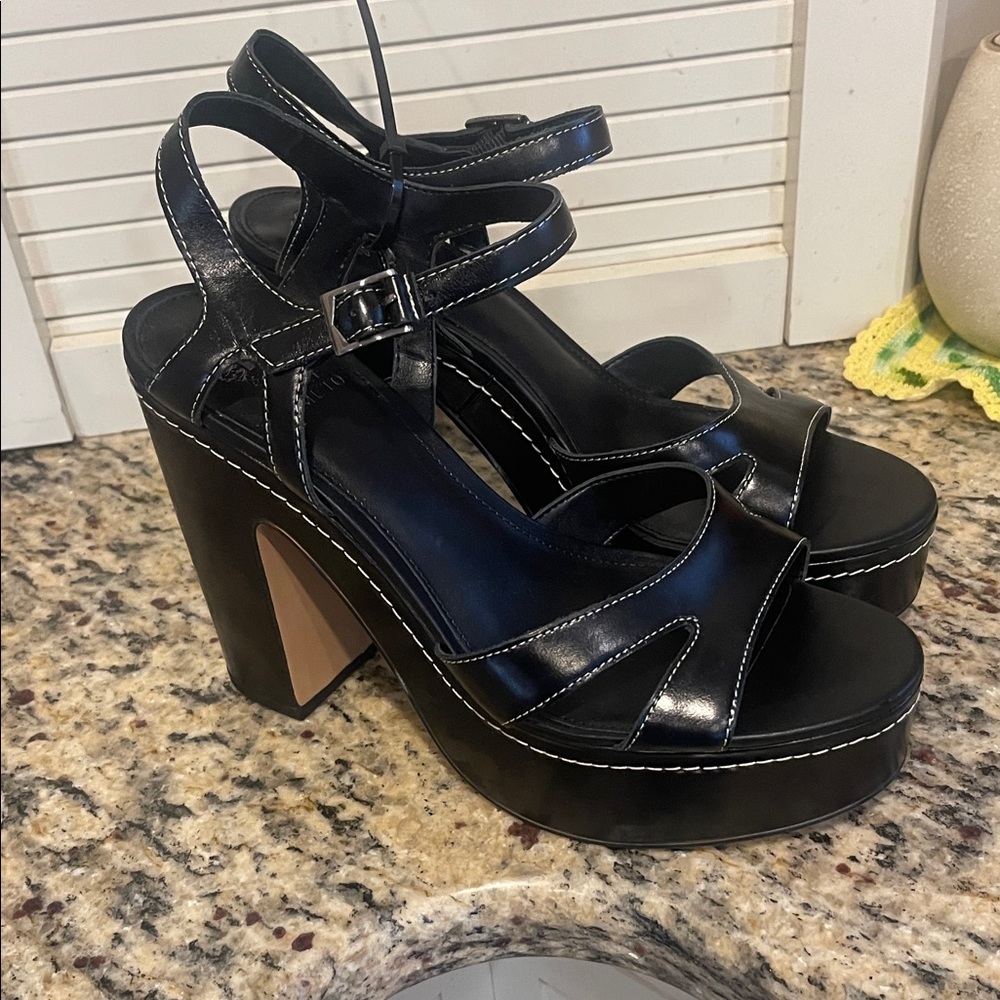Elegant Black Platform Sandals